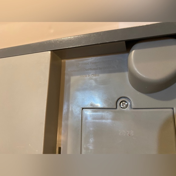 VTG Dilbert Electronic Candy Dispenser 1998 - Picture 7 of 8